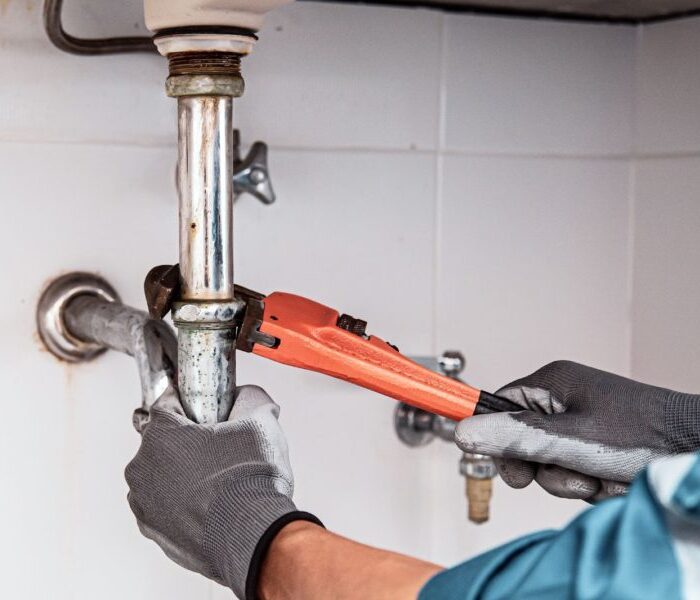 Qué hacer cuando una tubería se atasca en casa